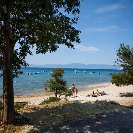Spacious Patio, 2 Bedrooms, Close To The Beach And Town Centre. Apartament Kraljevica