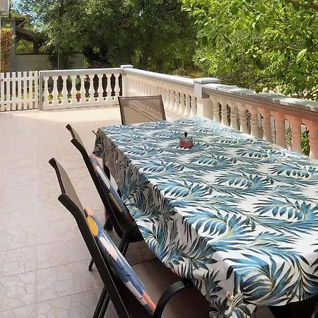 Apartament Spacious Patio, 2 Bedrooms, Close To The Beach And Town Centre. *